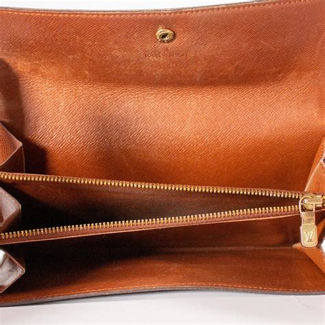 sarah wallet monogram